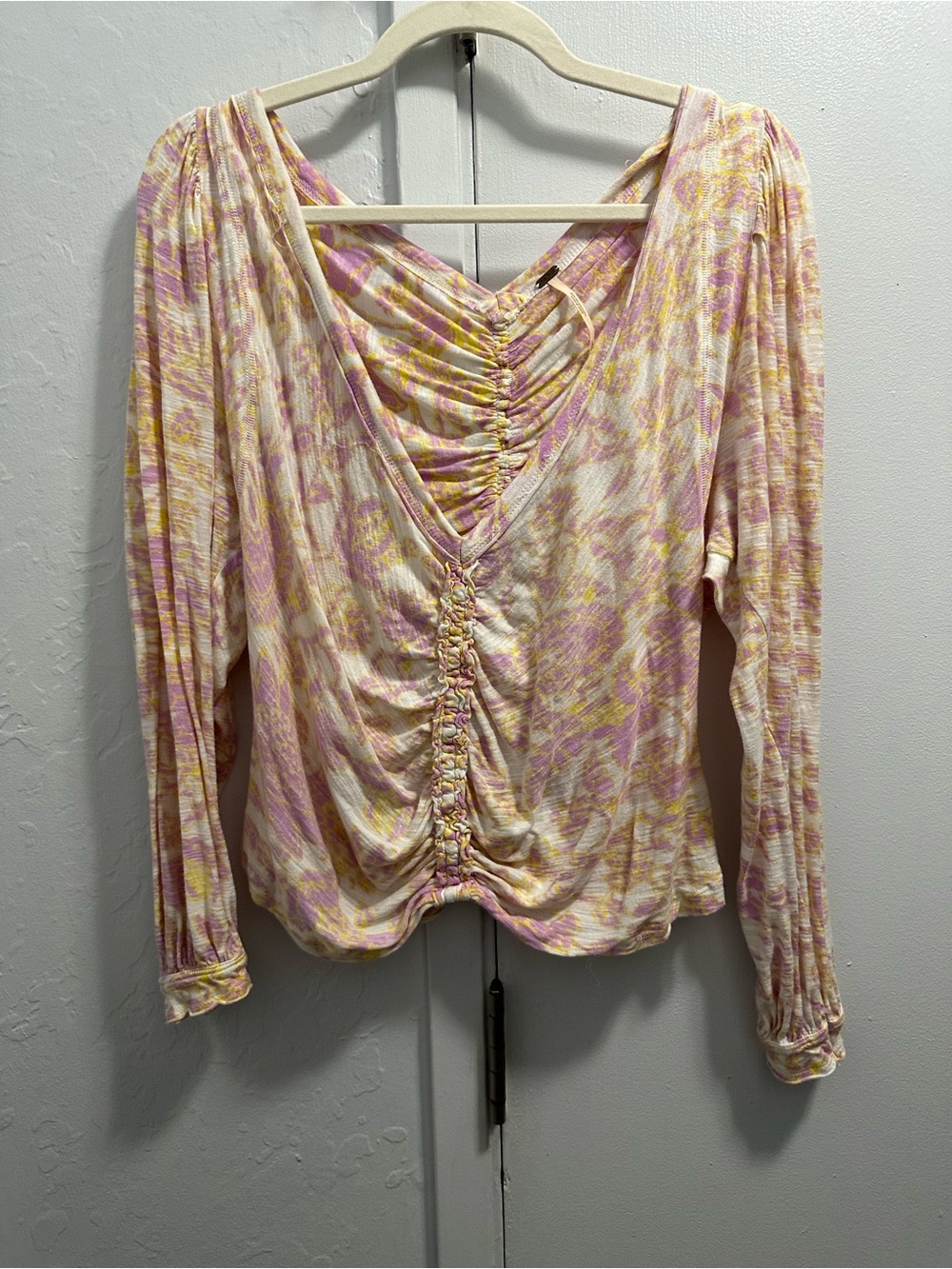 Ruched V-Neck Long Sleeve Top in Lilac and Cream